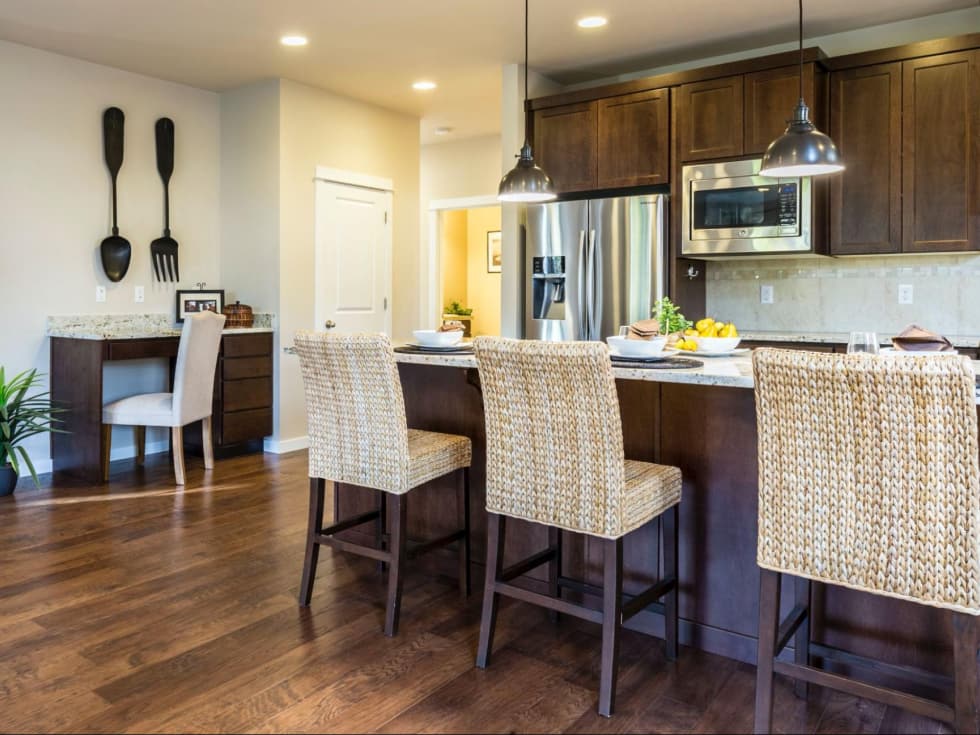 Island kitchen design with beautiful linoleum flooring - Beautiful Homes
