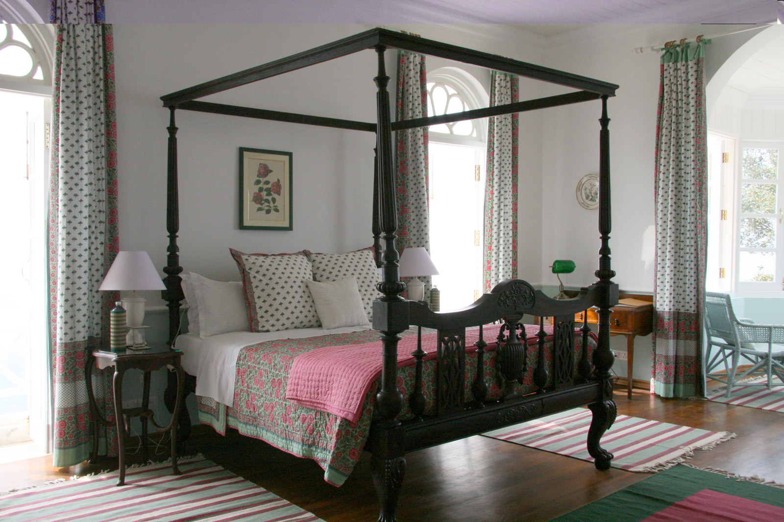 Four-Poster Bed Design With Table Lamp and  Wooden Flooring - Beautiful Homes