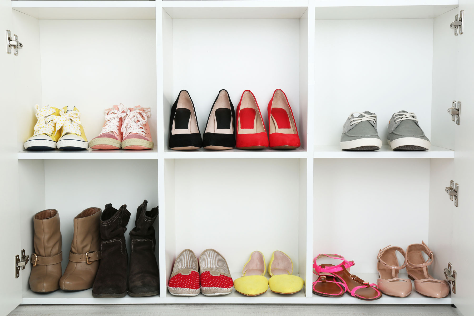 Furniture Design Ideas In White Colour to Organising Your Shoe Closet - Beautiful Homes