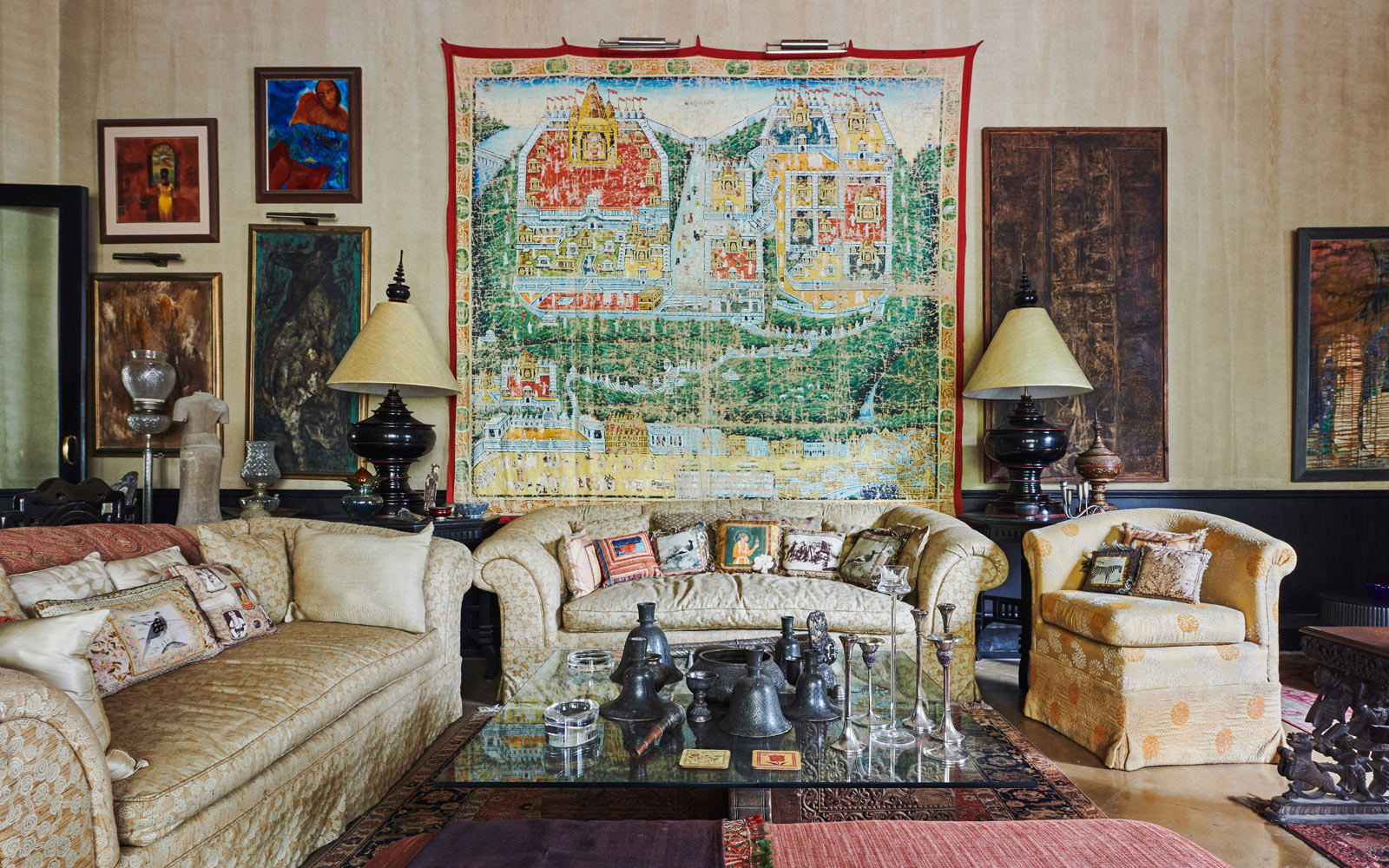 Tarun Tahiliani&acute;s Living Room