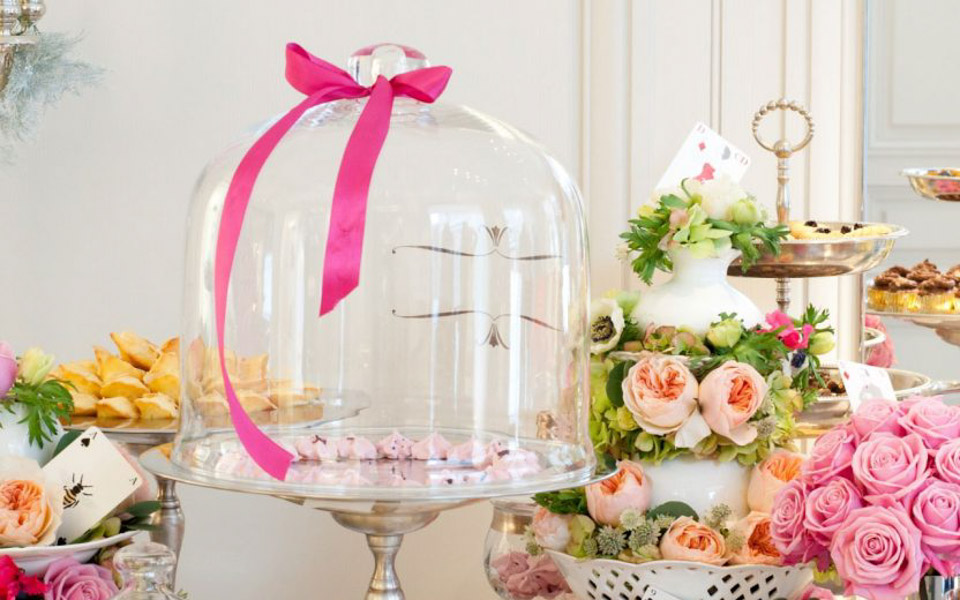 5 Ways To Use Cake Stands As D&eacute;cor